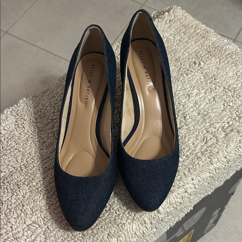 Kelly & Katie Blue Denim Heels worn once Sz 7.5